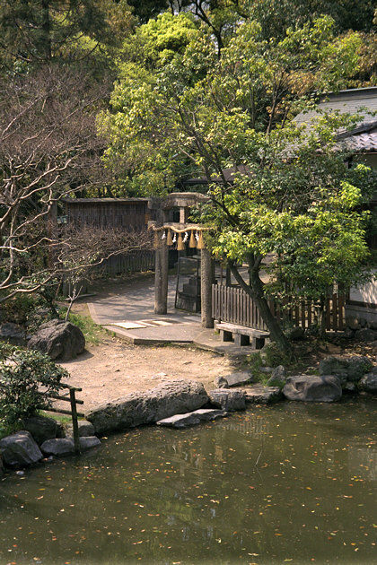 Itsukushima (Lady Gion) Shrine